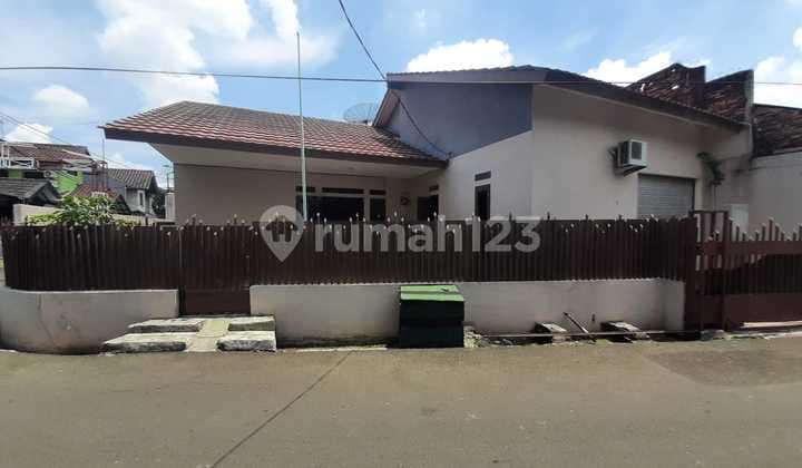 Rumah 1 Lantai Depan Taman Dekat Arion Rawamangun