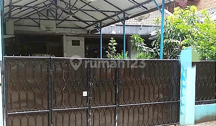 Cheap, Below Market Price. Two-Car Road House in Rawamangun