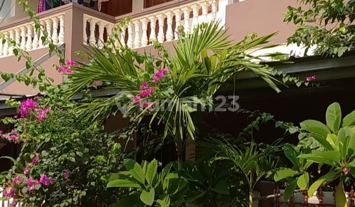 Rumah 5 Kamar Tidur di Rawamangun