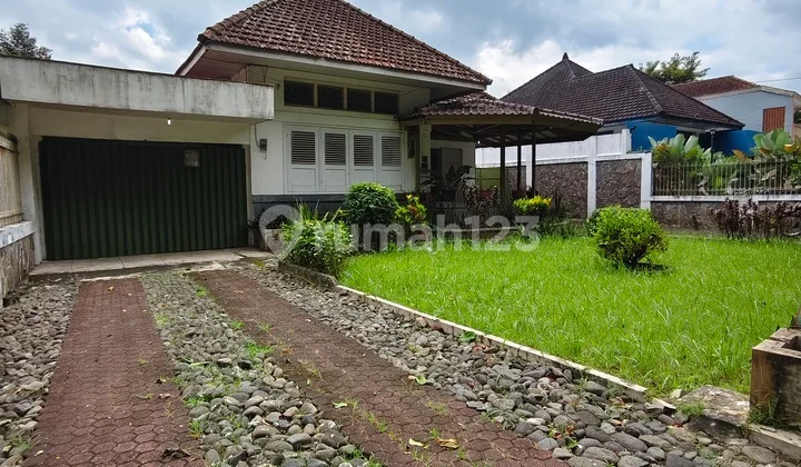 Dijual/Disewakan Rumah Vintage di Simpang Ijen Kota Malang