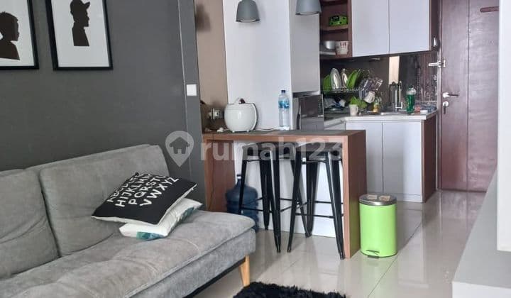 For rent, cheap 2-bedroom apartment in Linden Marvel City.