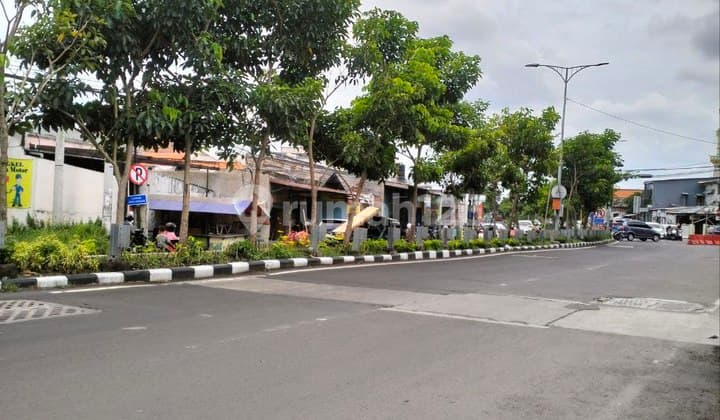 Rumah Usaha siap pakai Nol Jalan raya Manukan Kulon