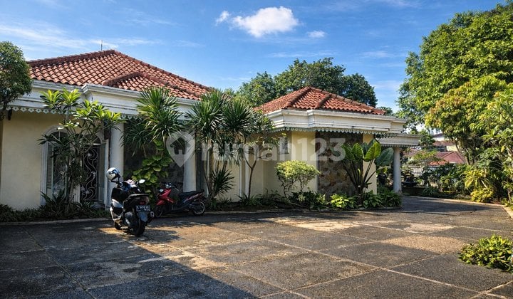 Corner Luxury House Furnished Swimming Pool Near Botanical Garden Fountain