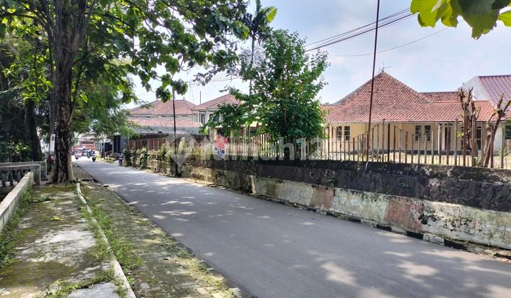 Rumah Murah Tanah Luas Tengah Kota Cocok Usaha Kantor Dekat Kebun Raya Jagorawi