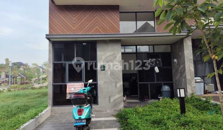 Rumah Rasa Villa di Bsd Barat
