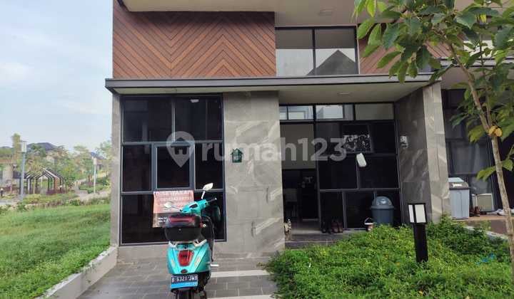 Home Feel Villa in West BSD