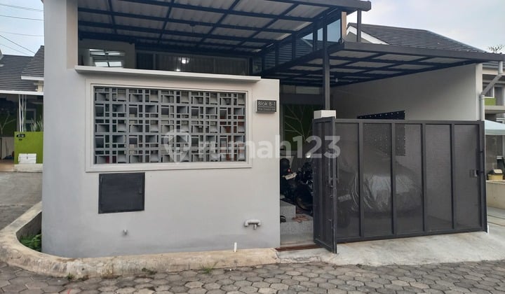 5 Menit Akses Tol Padalarang Rumah Hook di Cluster