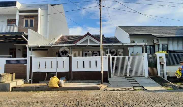 Rumah SHM Siap Huni di Puri Anjasmoro Dekat Fasilitas Kesehatan