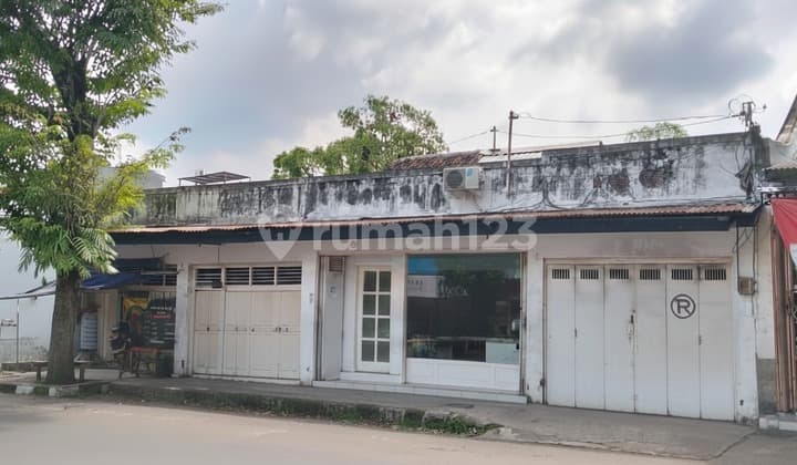 Ruko di Pusat Kota Pekalongan Dekat Alun-Alun