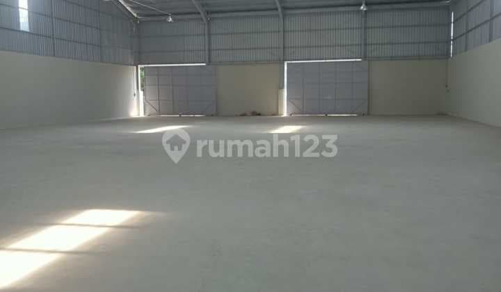 Gudang Di Daerah Industri Pergudangan