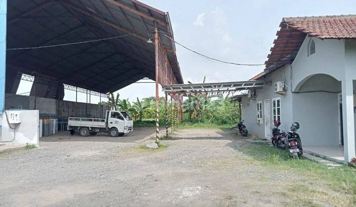 Warehouse in the Adiwerna Area Warehouse in the Adiwerna Area