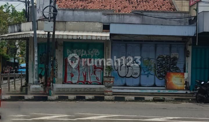 Ruko Siap Huni di Pusat Kota Dekat Alun Alun