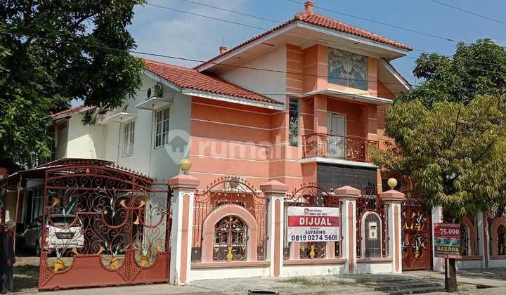 Rumah Mewah di Daerah Mejasem