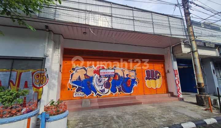 Ruko Siap Pakai di Pusat Kota Daerah Pertokoan dan Perkantoran