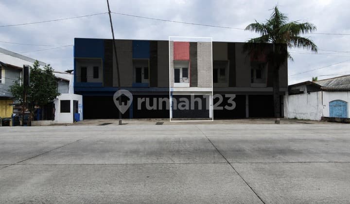 Ruko Baru Siap Huni 2 LT, Lokasi Strategis, Tengah Kota