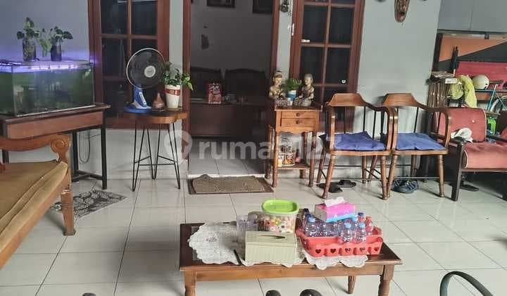 Rumah Tua Tanah Luas, Lokasi Strategis