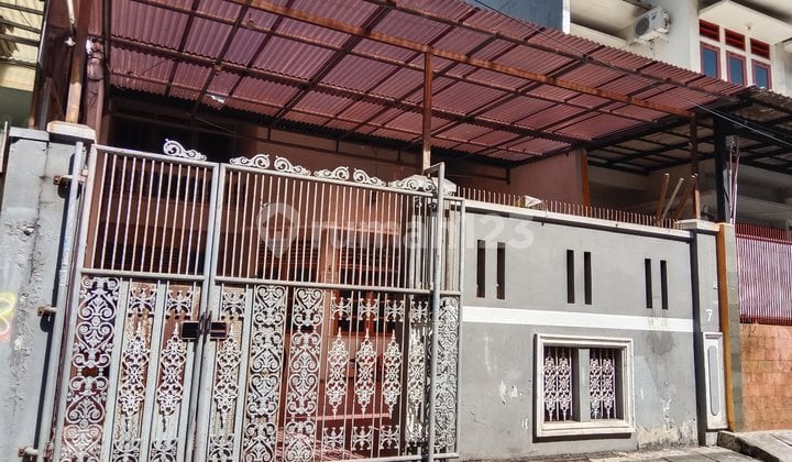 Rumah 7 KT di Jelambar Wijaya Kusuma Hadap Timur Tidak Banjir