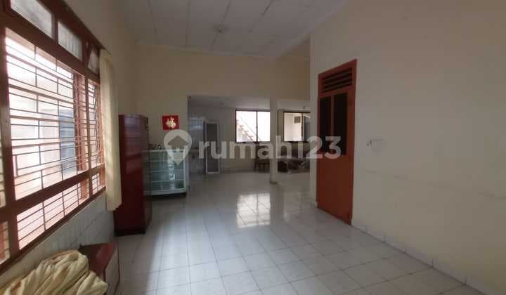 Rumah Lama Hasyim Ashari Layak Huni Strategis Dekat Harmoni Roxy