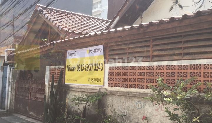 Rumah Lama Hitung Tanah Jalan Mobil di Petojo Selatan