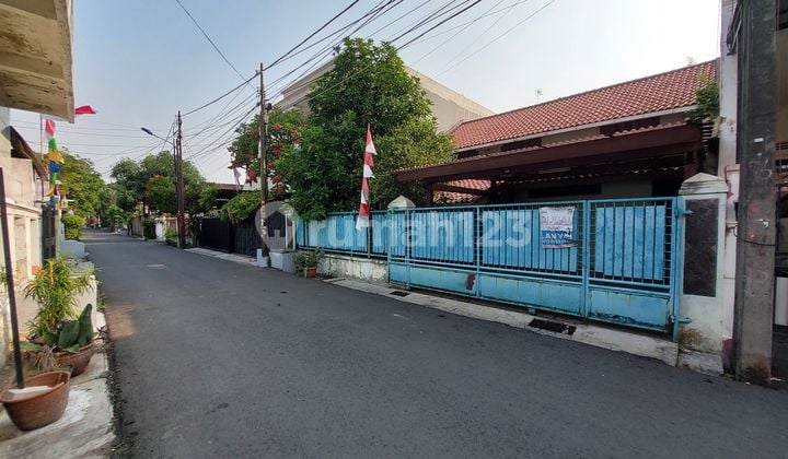 Rumah Klasik Interior Kayu Jati Di Slipi Strategis Siap Huni