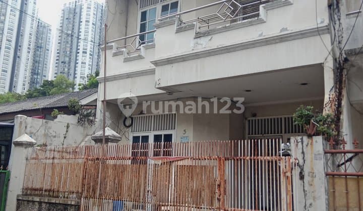 3+1 Bedroom House in Gelong Tomang, Tidy, Ready to Occupy, Street with Access for 2 Cars