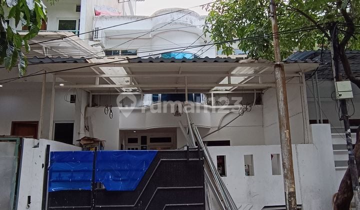 Rumah Kapuk Rapi Siap Huni Hadap Taman Dekat Pesing Tubagus Angke