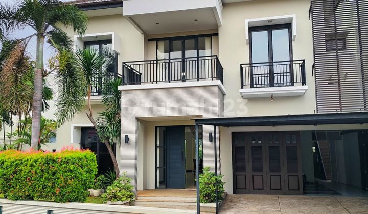 Dijual luxurious private townhouse, Premium lokasi di Cipete dan jarak hanya jalan kaki ke stasiun MRT
