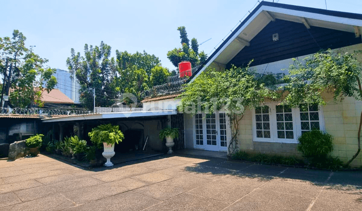 Lokasi Premium Dijual Rumah Area Pakubuwono Kebayoran Baru, Bisa Untuk Komersial di Pinggir Jalan Raya Utama