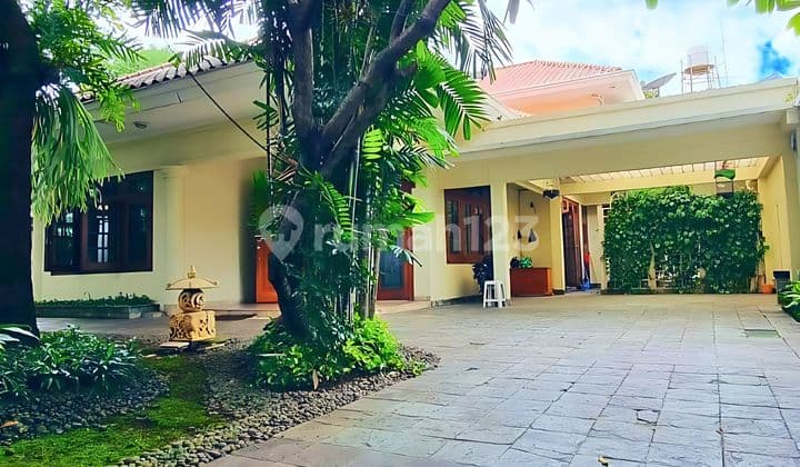 Hitung tanah! luas tanah 800m, 2 lantai, akses tol kuningan, dekat mall kuningan, dekat MRT Setiabudi dan halte busway, rumah di menteng