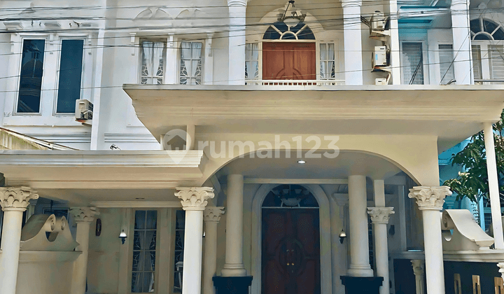 Rumah Mewah Di Dalam Perumahan Medan Johor
