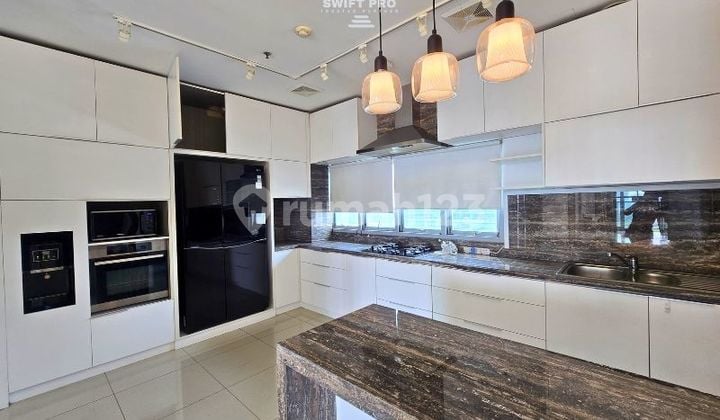 Senayan City Residence Apartment - 3 BR High Floor with Golf Course View - Ready to Occupy