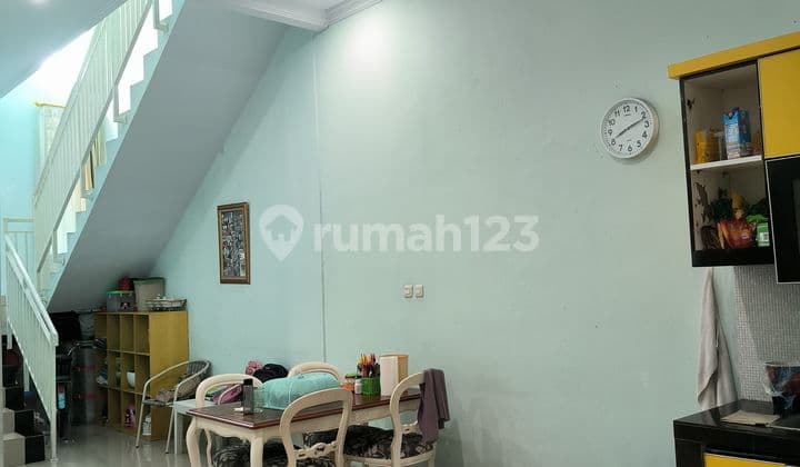 Rumah 2 Lantai Minimalis Luas 128m2 Di Cluster Taman Royal Lokasi Strategis