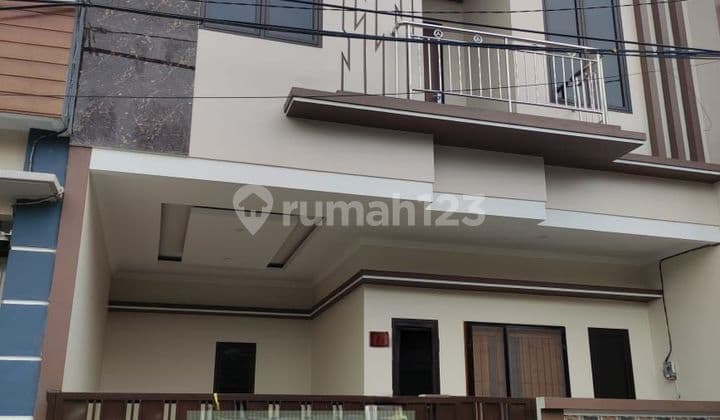 Rumah baru 2 lantai cantik modern minimalis lokasi bagus harga nego