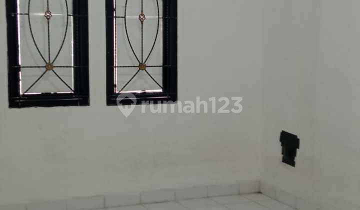 Disewakan Pertahun Rumah di Cluster Taman Royal Ada 3 Kamar Tidur Lokasi Oke