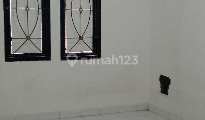 Disewakan Pertahun Rumah di Cluster Taman Royal Ada 3 Kamar Tidur Lokasi Oke