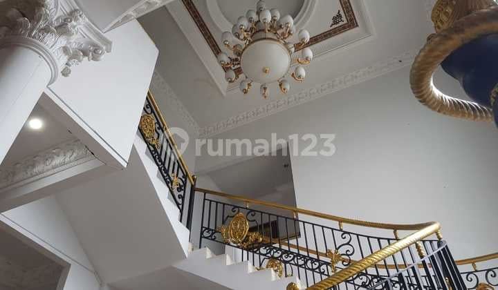 For Rent Large Luxury House in East Jakarta Mayor Area - Land 601 M²,Suitable for Office,Residence