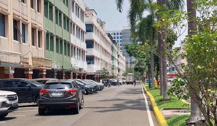 Gedung - Ruko 6 Gandeng untuk Bisnis Anda
