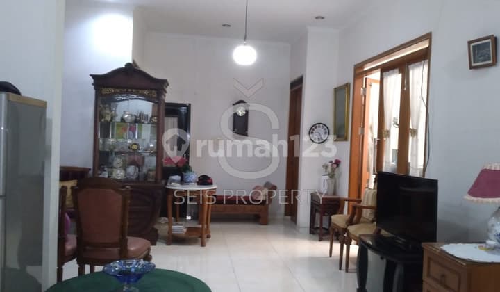Rumah Bagus Unfurnished Kiaracondong, Bandung SHM