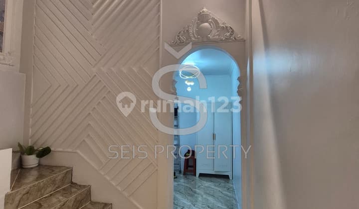 Can KPR, House, 3 Floors, SHM, Flood-Free in Cihanjuang Cibaligo Kbb