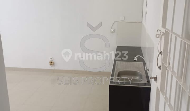 Flood-free, 2-Story House in Holis Cigondewah