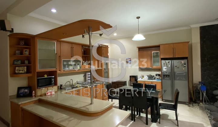 Available for Mortgage, 3-Story House, Freehold Title, Flood-Free in Buah Batu