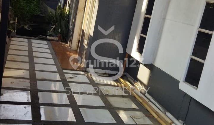 Nice Unfurnished 2-Story House in Taman Kopo Indah, Bandung