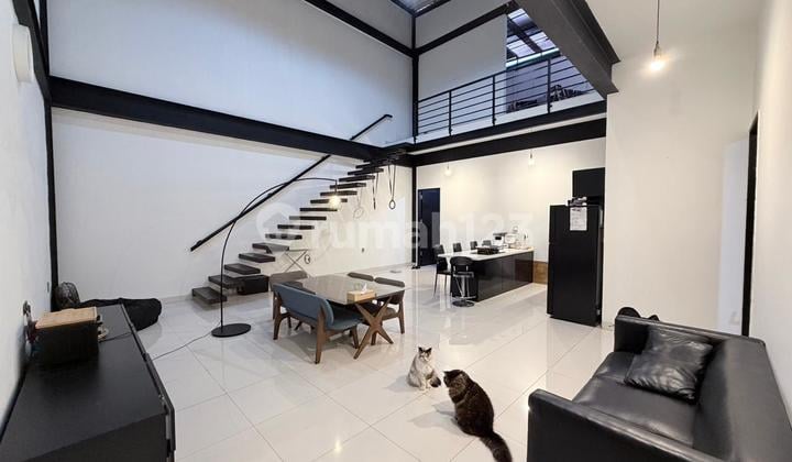 Rumah Bagus SHM di Sarijadi Siap Huni Full Furnish