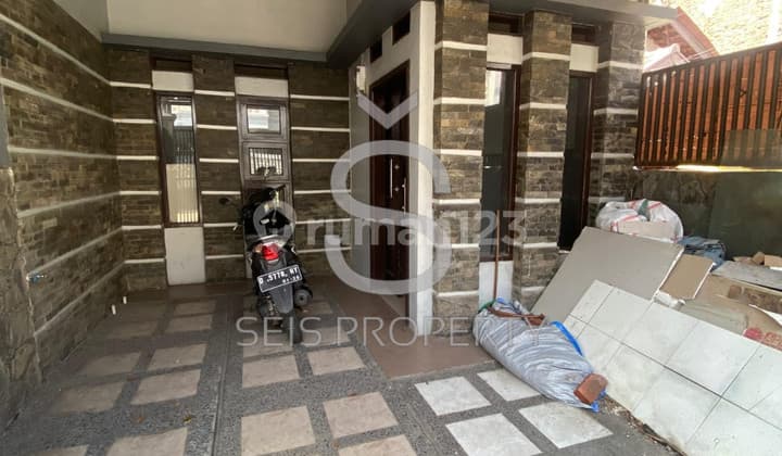 Rumah Butuh Minim Renovasi SHM Batununggal, Bandung