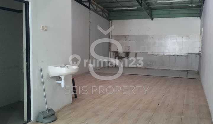 Ruko Butuh Minim Renovasi 128 m2 SHM Kota Baru Parahyangan, Bandung