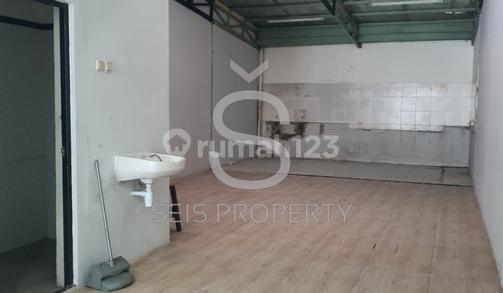 Ruko Butuh Minim Renovasi 128 m2 SHM Kota Baru Parahyangan, Bandung