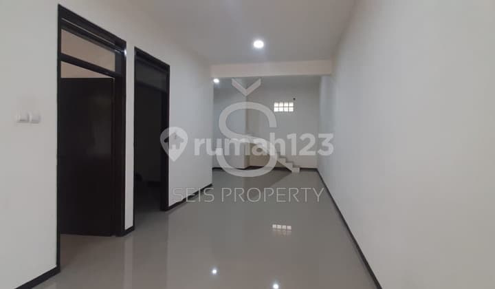 Rumah Bagus Taman Holis Indah, Bandung SHM