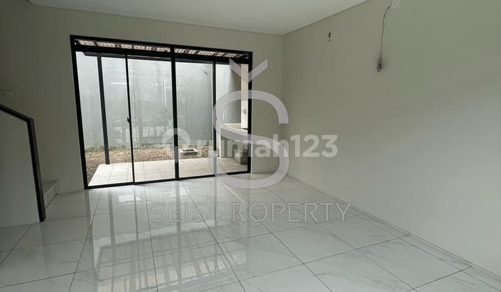 Rumah Bagus Unfurnished Kota Baru Parahyangan, Bandung SHM