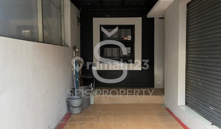 Move-in ready, single-story house, Freehold title, flood-free in Adipura, East Bandung.