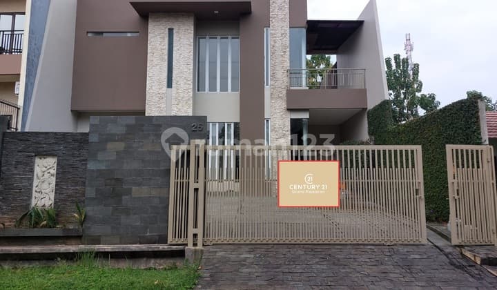 Cheap Luxury 2-Story House 384m Wide In Pakuan Bogor